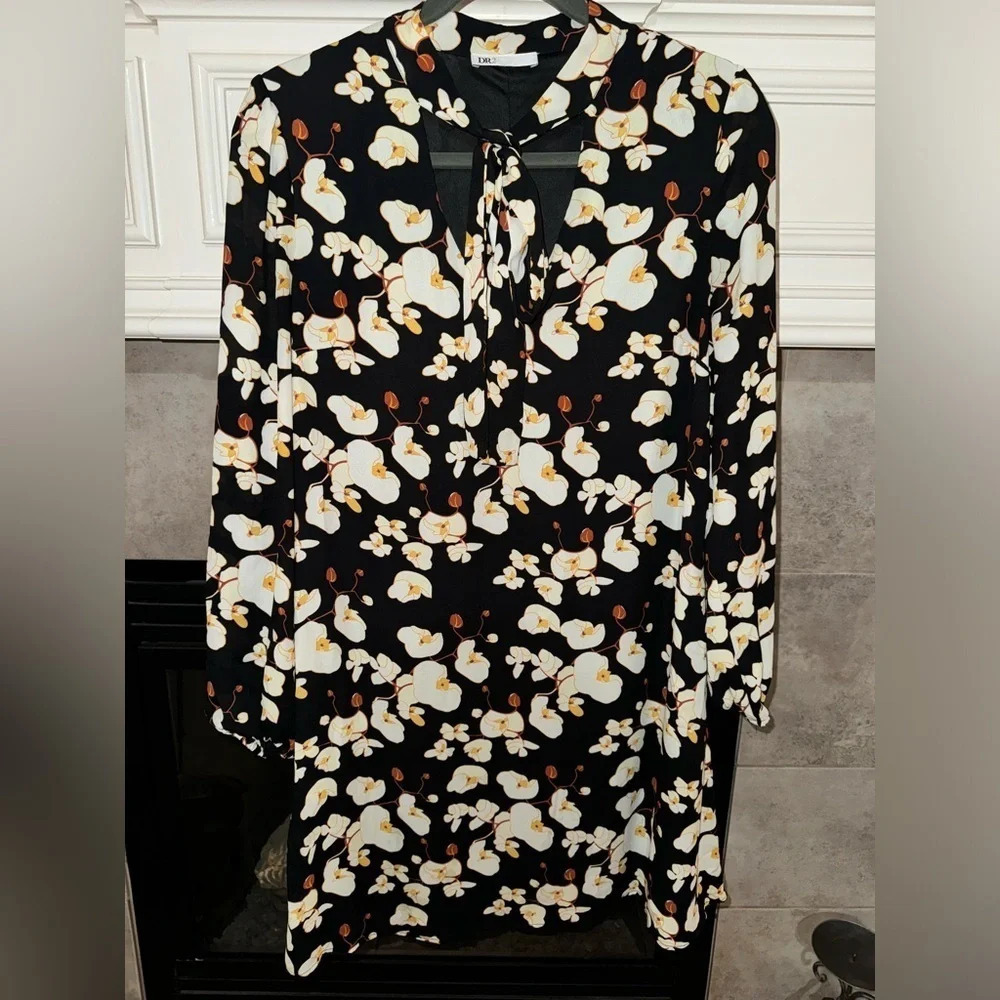🎆DR2 Sz ~ S Black Floral V-Neck A-Line Dress with Neck Tie